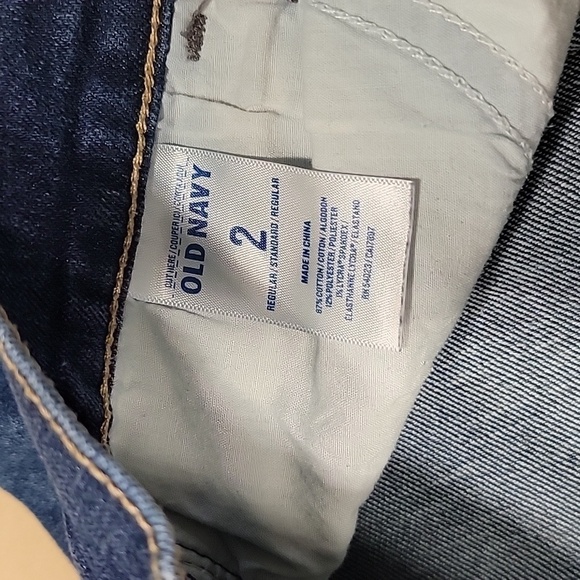 Old Navy "The Sweetheart" Shorts, Size 2, Excellent Condition, Like New - Picture 8 of 8